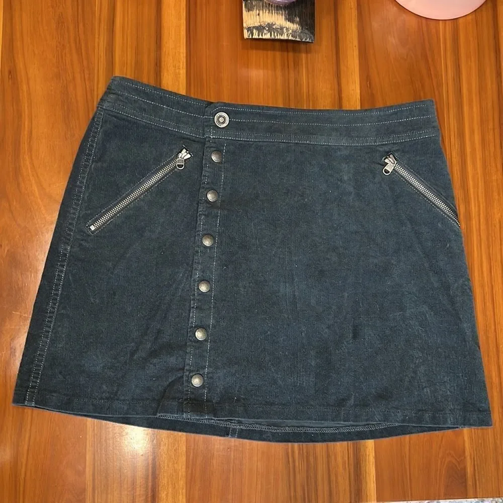 Kuhl Streamline Corduroy Button Front Skirt in Gray Size 8